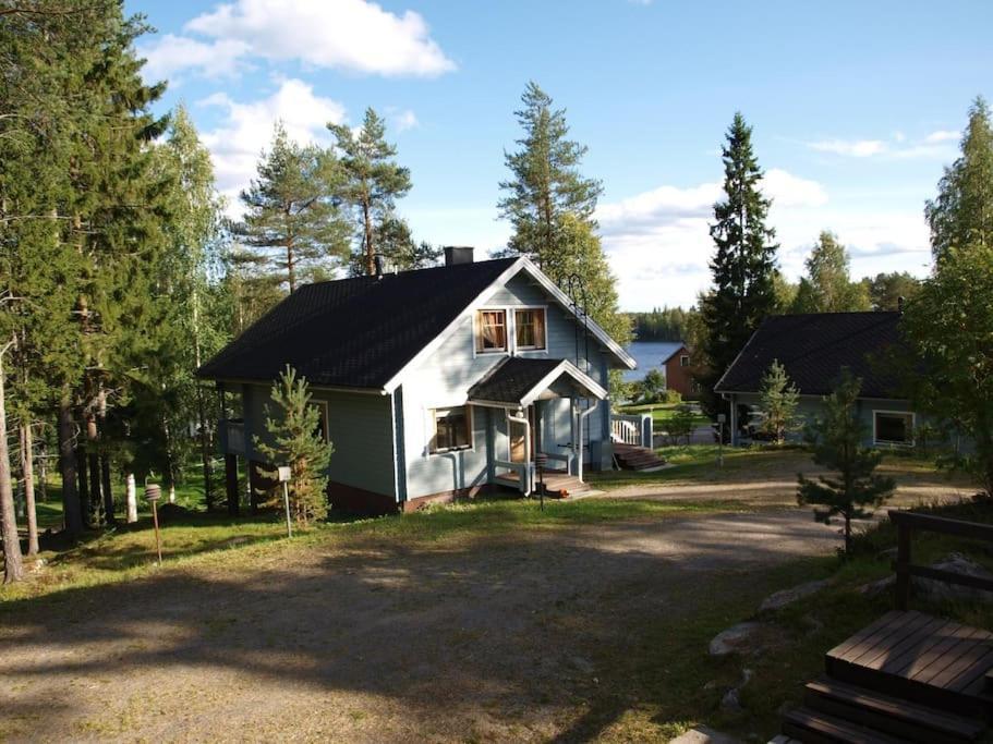 Tahkon Riihiranta - 4 Bedroom With View - Tilava Moekki Rantanaekymin Villa Tahkovuori
